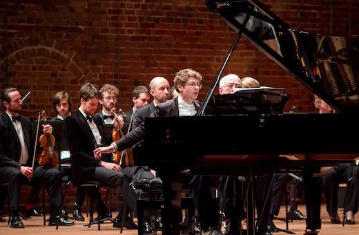 Pavel Kolesnikov and the Sinfonia of London © Shoel Stadlen | Britten Pears Arts