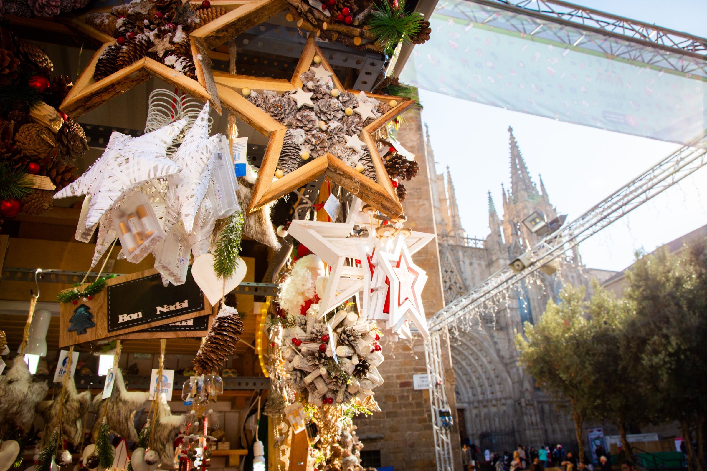 Christmas shop near Barcelona Cathedral © Turisme de Barcelona | Ludivine Bastien