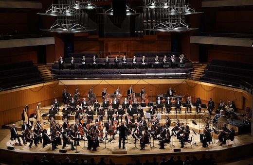 Sir Mark Elder conducts The Hallé &copy; Alex Burns | The Hallé