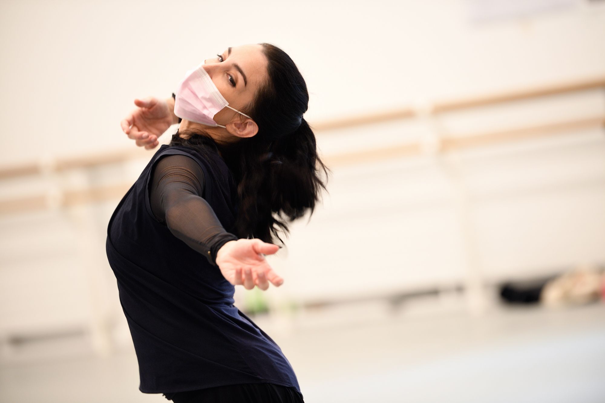 Tamara Rojo rehearsing <i>Raymonda</i> &copy; Laurent Liotardo
