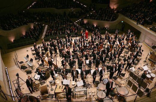 Alan Gilbert and the NDR Elbphilharmonie Orchester © Daniel Dittus