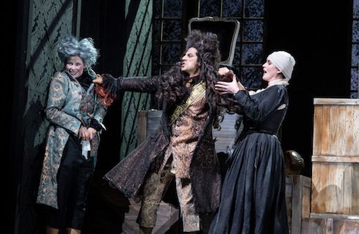 Nina van Essen (Cherubino), Germán Olvera (Graf Almaviva) und Sarah Brady (Susanna) © Sandra Then