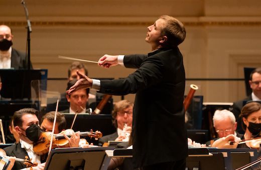 Vasily Petrenko conducts the Royal Philharmonic Orchestra &copy; Steven Pisano for Bachtrack