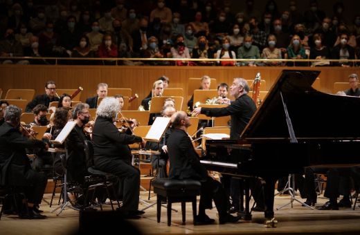 Valery Gergiev al frente de la Orquesta del Teatro Mariinsky y Nelson Goerner © Cristina Asensio | La Filarmónica