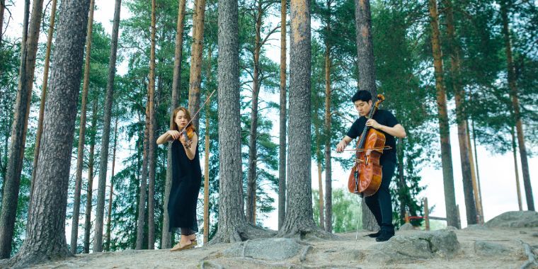 Soo-Hyun Park (violin), Hyoung-Joon Jo (cello) © Stefan Bremer
