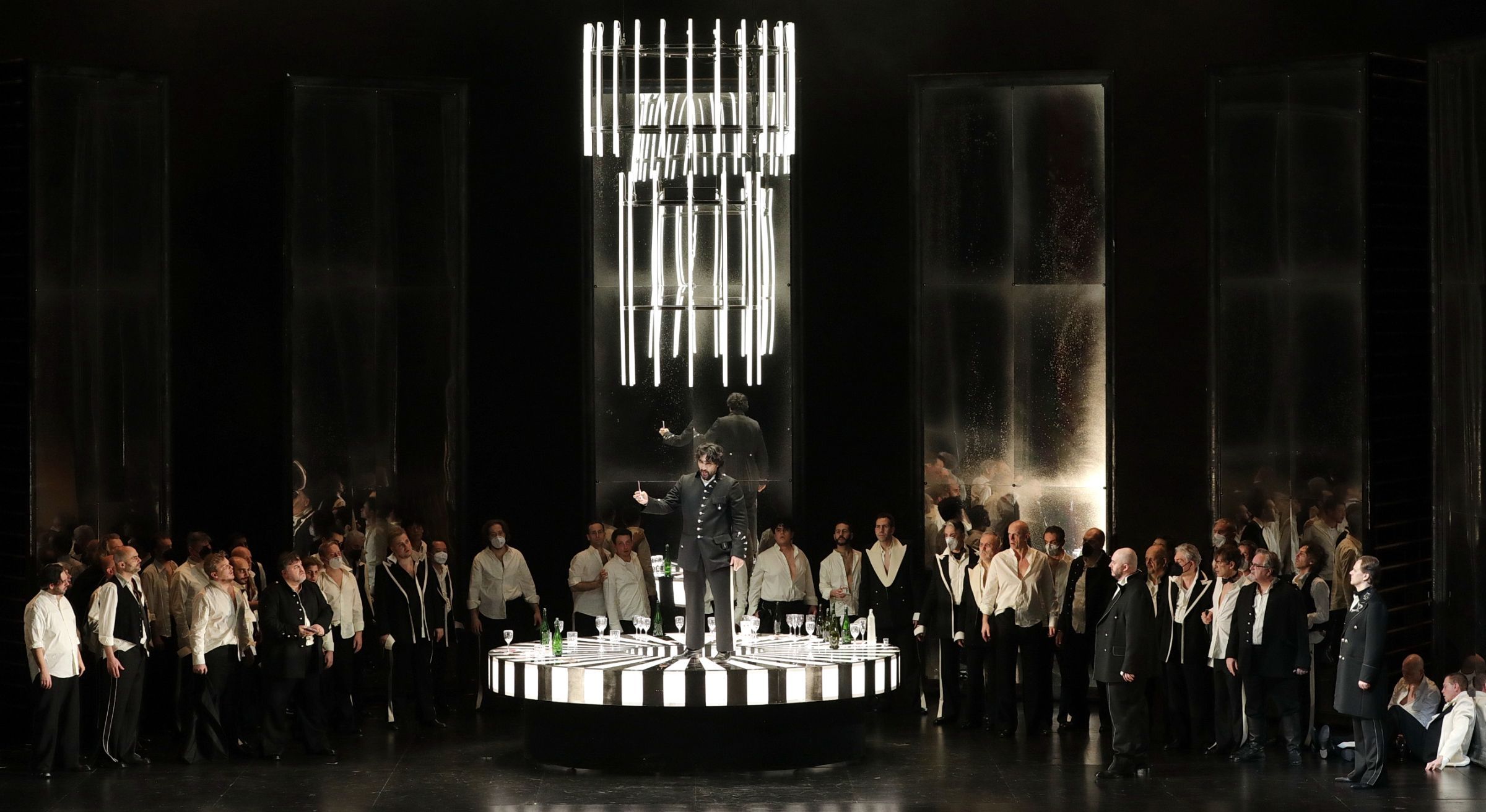 Najmiddin Mavlyanov (Hermann) and ensemble &copy; Brescia e Amisano | Teatro alla Scala