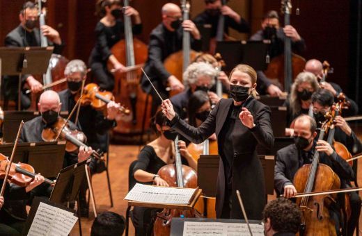 Ruth Reinhardt conducts the Seattle Symphony &copy; James Holt | Seattle Symphony
