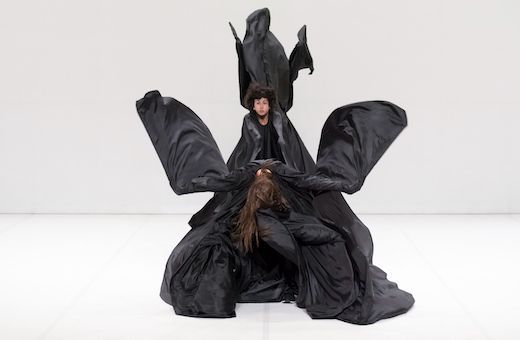 <i>Bombyx Mori</i> © Martin Argyroglo