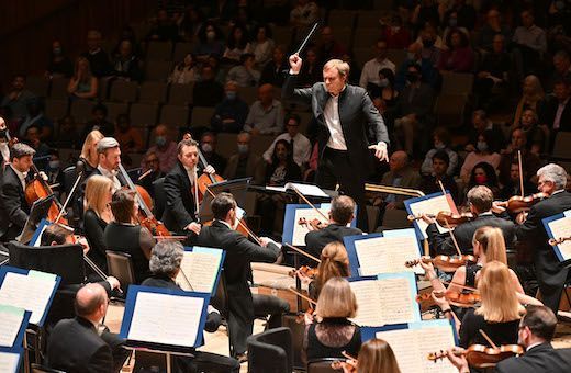 Vasily Petrenko conducts the Royal Philharmonic Orchestra © Mark Allan