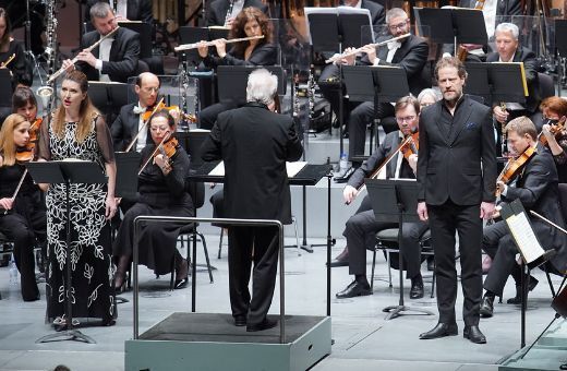 La mezzo Vikt&oacute;ria Vizin y el bajo Kriszti&aacute;n Cser &copy; Alexandre Delmar | Casa da M&uacute;sica