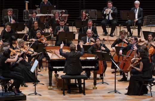 Lars Vogt et l'Orchestre de chambre de Paris &agrave; la Philharmonie &copy; Gil Lefauconnier