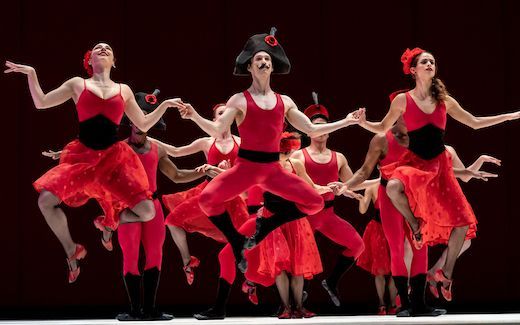 Paul Taylor Dance Company in <i>Offenbach Overtures</i> &copy; Steven Pisano for Bachtrack