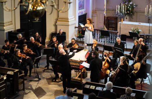 Rachel Redmond and the London Handel Orchestra and Laurence Cummings © Ben McKee