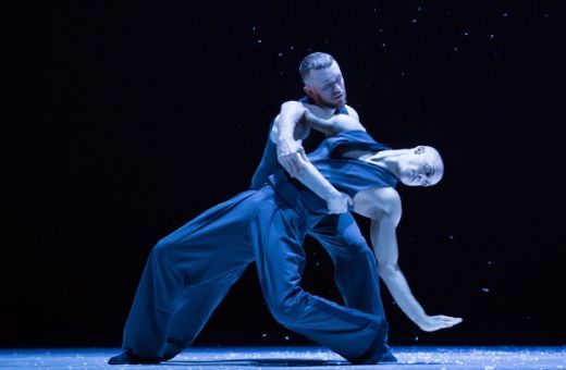 Bailarines en <i>Dance Me</i> &copy; Olivier Samson-Arcand