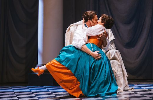 Ryan McKinny (Figaro) and Soraya Mafi (Susanna) © Sunny Martini