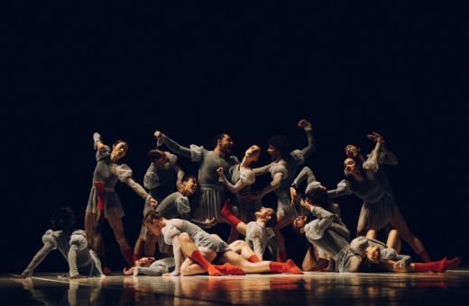 <i>One of four periods in time</i> par le Ballet national de Marseille © Théo Giacometti