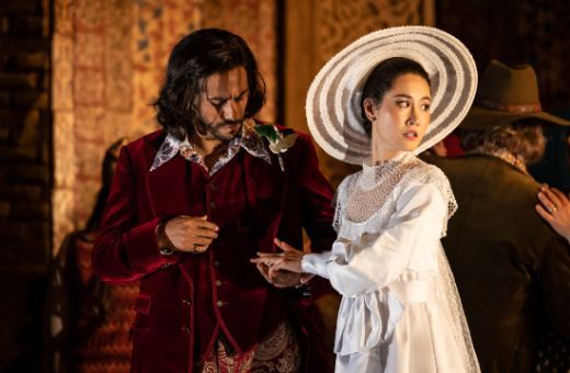 Count Almaviva (Germán Olvera) and  Susanna (Hera Hyesang Park) &copy; Bill Cooper
