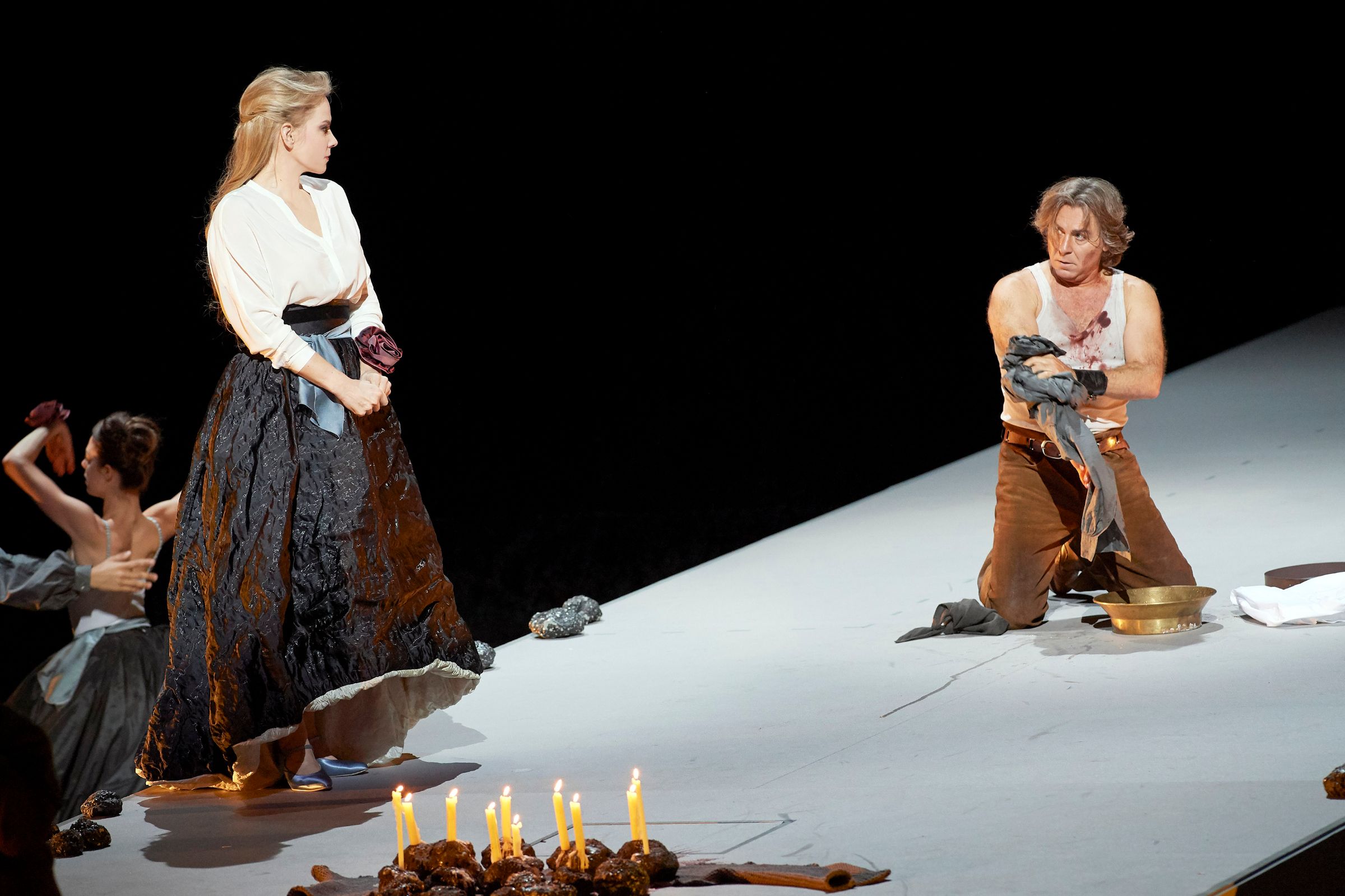 Elīna Garanča (Dalila) and Roberto Alagna (Samson) © Michael Pöhn | Wiener Staatsoper GmbH