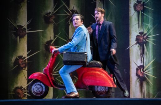 Florian Sempey (Figaro) et Kévin Amiel (le Comte Almaviva) &copy; Mirco Magliocca