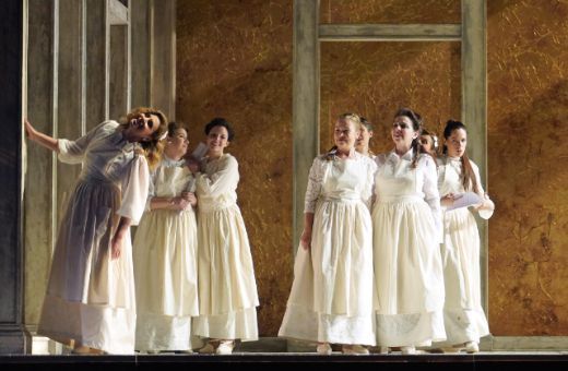 Sabina Pu&eacute;rtolas y cantantes del Coro del Teatro de la Zarzuela &copy; Javier del Real | Teatro de la Zarzuela