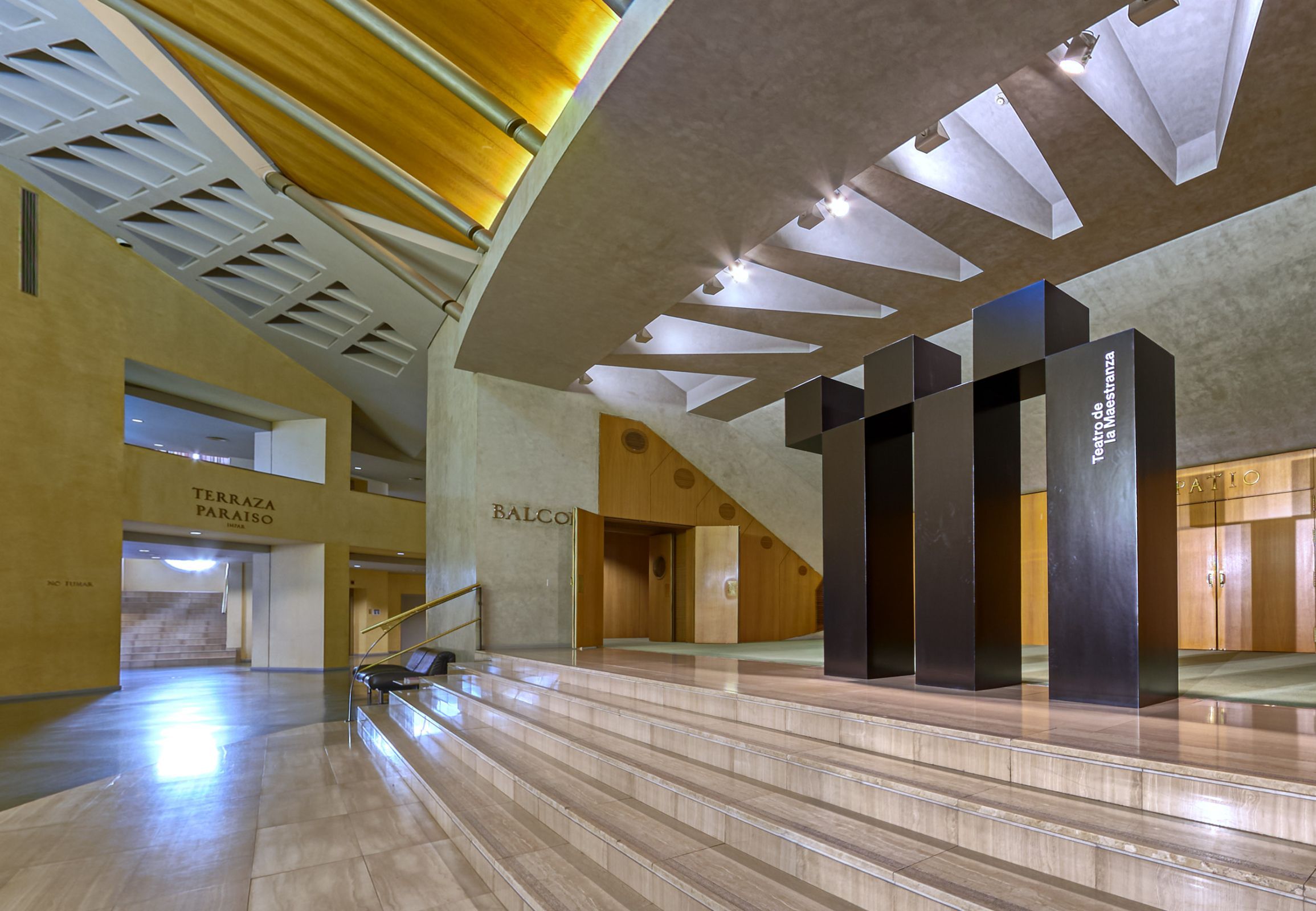 Foyer of Teatro de la Meastranza &copy; Guillermo Mendo