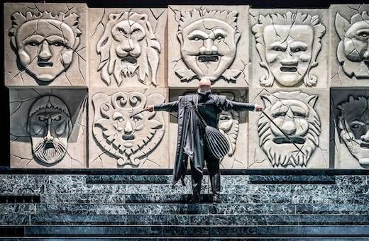 David Stout (Barnaba) &copy; Marc Brenner