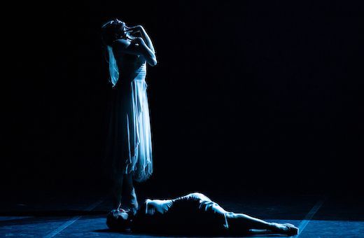 Stina Quagebeur (Myrthe) and Tamara Rojo (Giselle) &copy; Julieta Cervantes (8 June 2022)