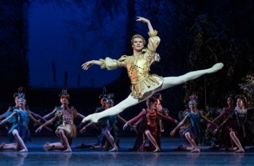 Paul Marque (Obéron) © Yonathan Kellerman / Opéra national de Paris