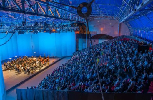 Un concert dans la cour du Ch&acirc;teau Louis XI (Festival Berlioz) &copy; Festival Berlioz