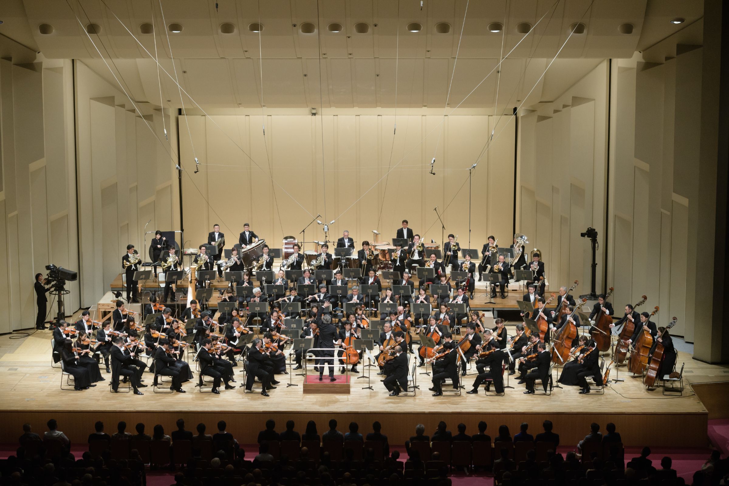 Fabio Luisi conducting the NHK Symphony Orchestra &copy; NHKSO