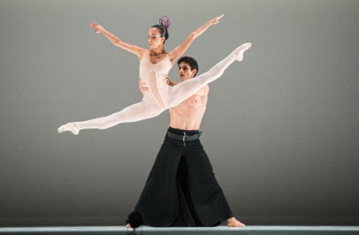 <i>Grosse Fugue</i> con música de Beethoven por la CND &copy; Alba Muriel | Compañía Nacional de Danza