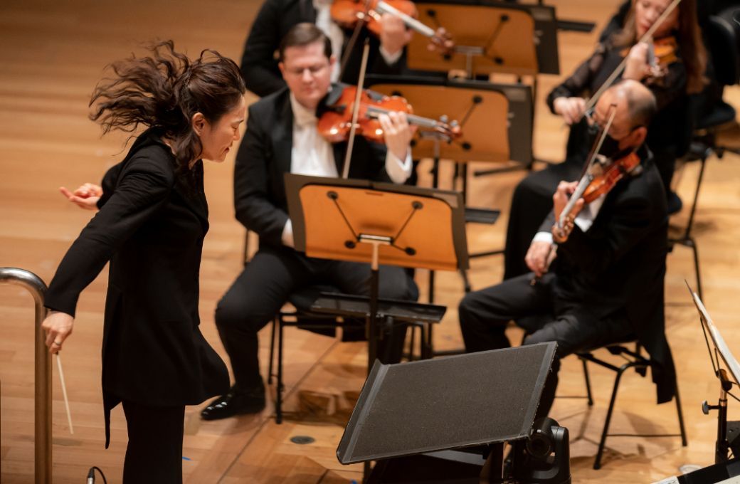 Han-Na Chang conducts the Singapore Symphony Orchestra &copy; Singapore Symphony Orchestra | Aloysius Lim
