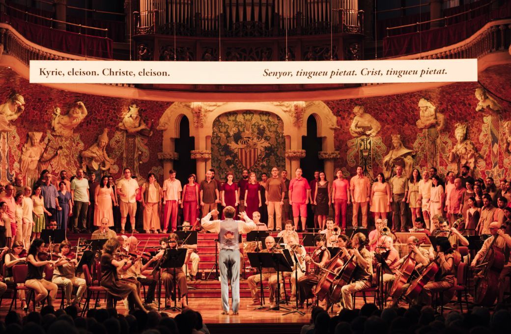 Simon Halsey al frente del Orfeó Català y la Simfònica del Vallès © Alice Brazzit | Palau de la Música Catalana
