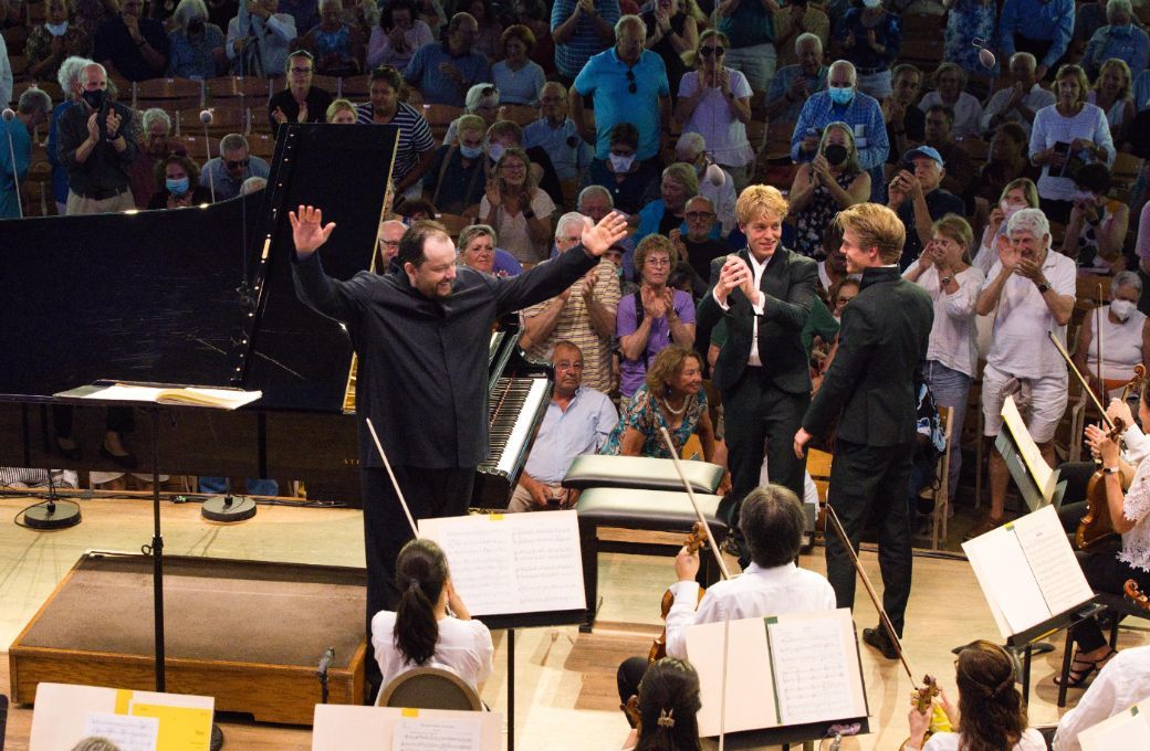 Andris Nelsons, Lucas and Arthur Jussen &copy; Hilary Scott