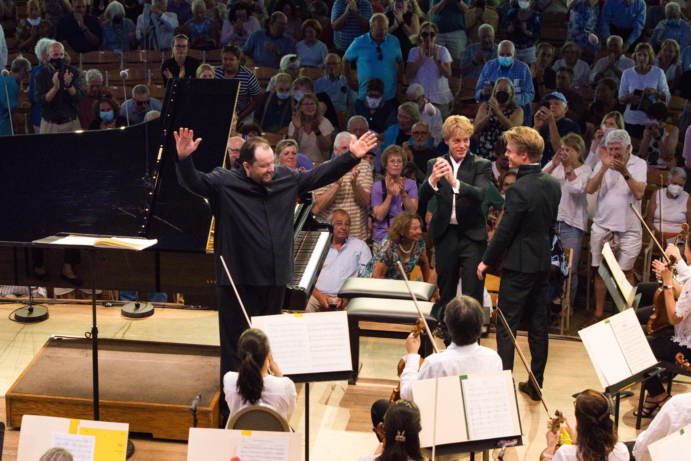 Andris Nelsons, Lucas and Arthur Jussen © Hilary Scott