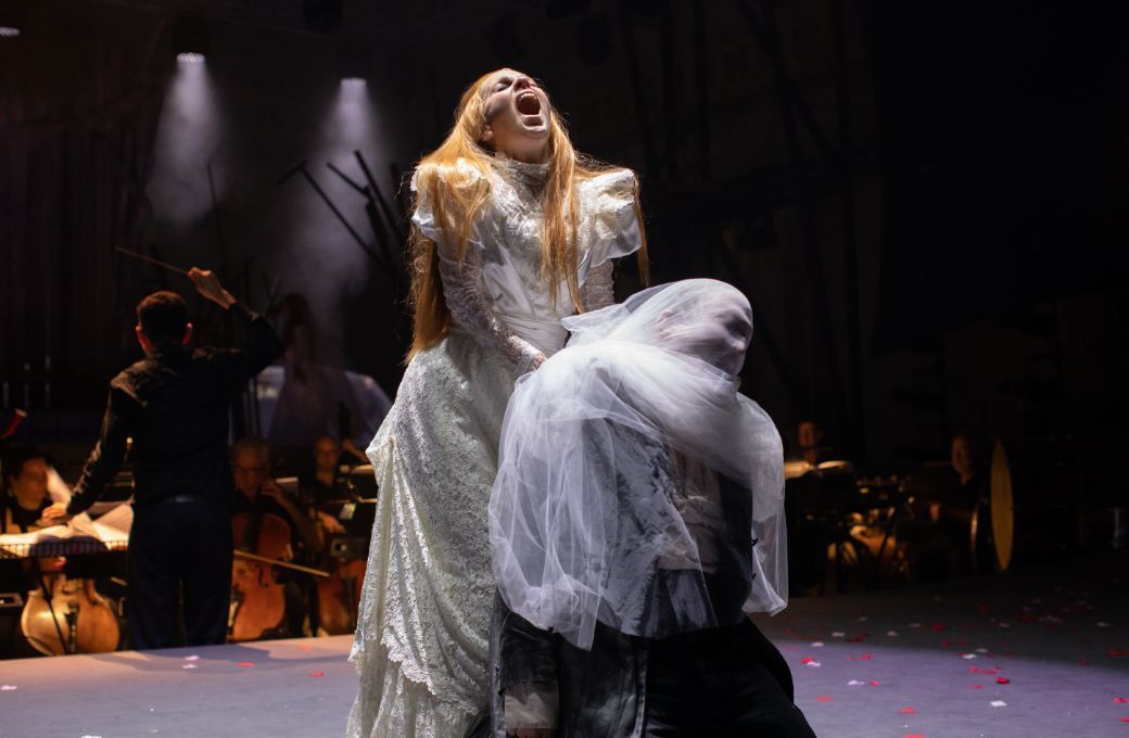 Anne Sophie Duprels (Anna) and Peter Auty (Roberto) in <i>Le Villi</i> &copy; Ali Wright