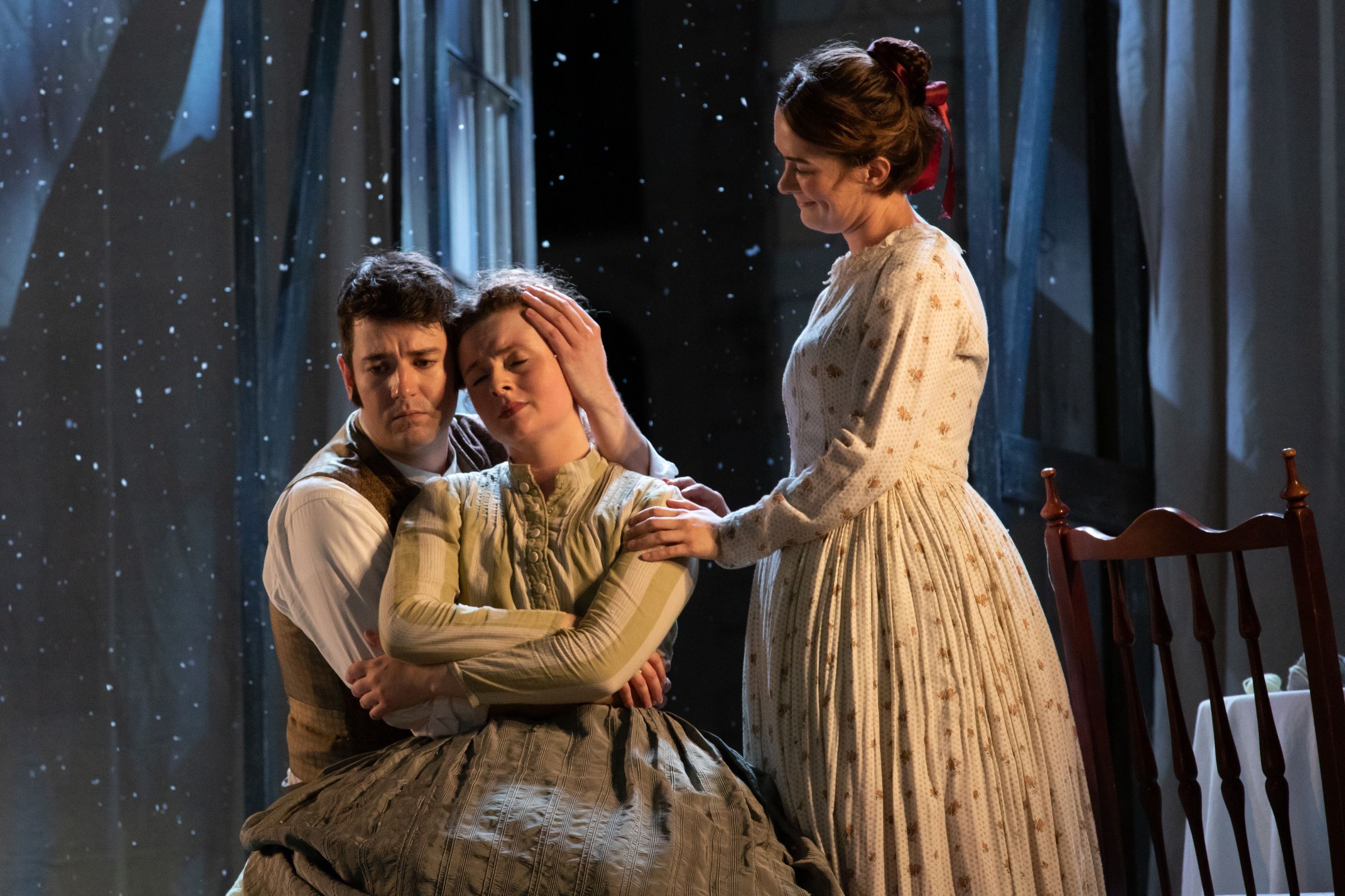 Frederick Jones (Laurie), Charlotte Badham (Jo), Harriet Eyley (Beth) © Opera Holland Park | Ali Wright