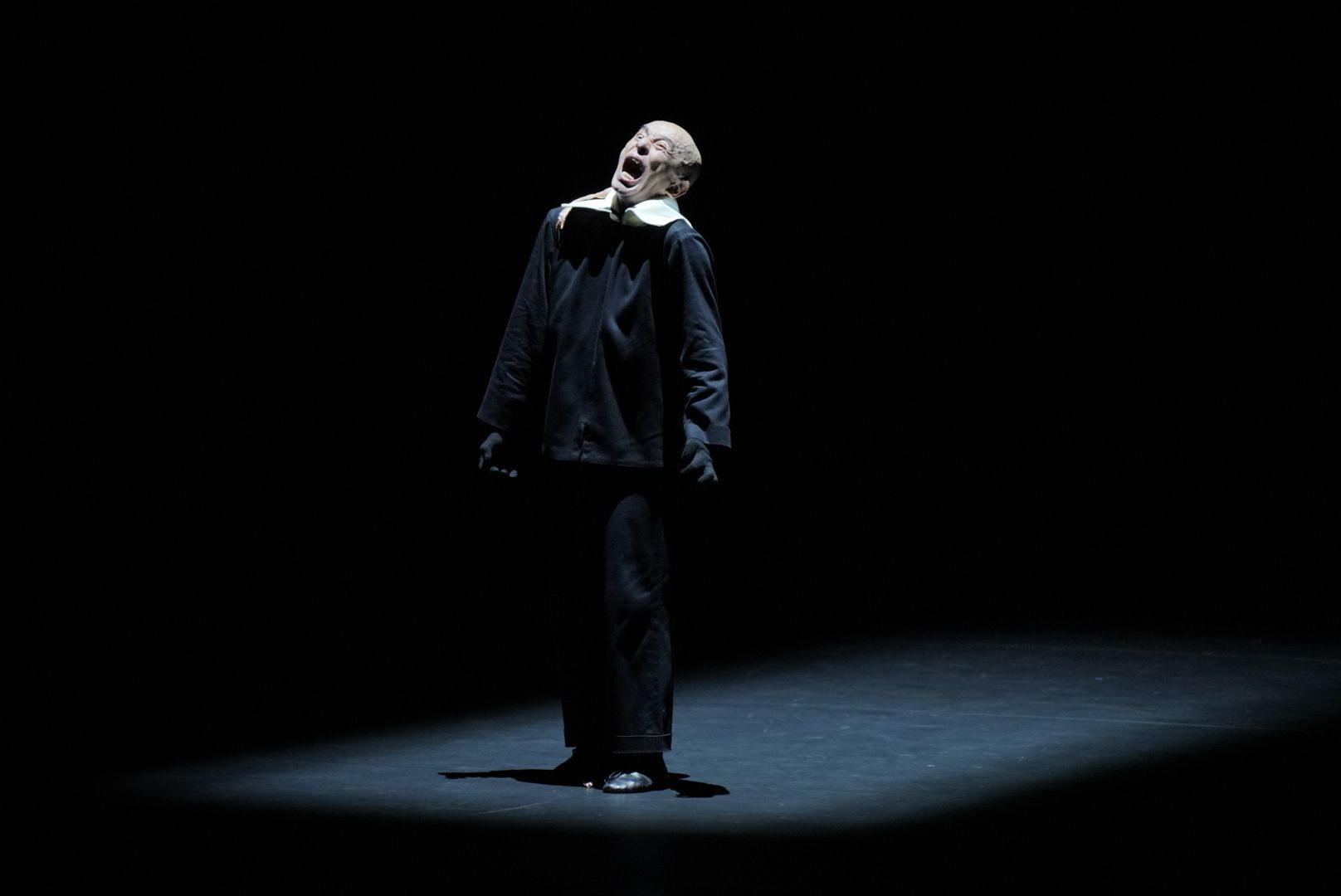 Saburo Teshigawara in <i>Petrushka</i> &copy; Andrea Avezzù, courtesy of La Biennale di Venezia