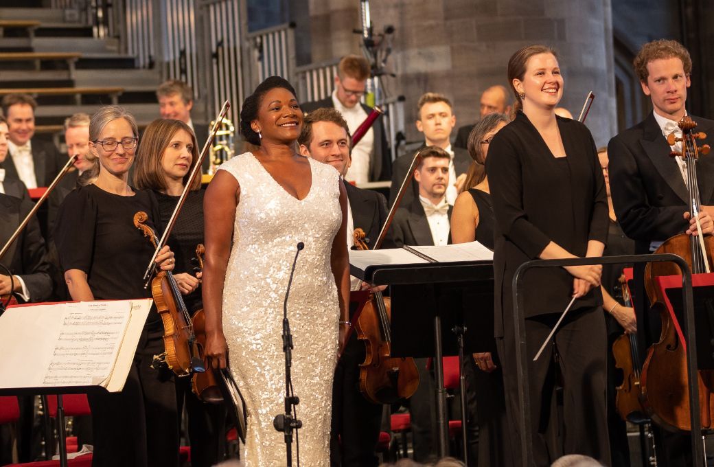 Elizabeth Llewellyn, Emilia Hoving and the Philharmonia © Dale Hodgetts and James O'Driscoll