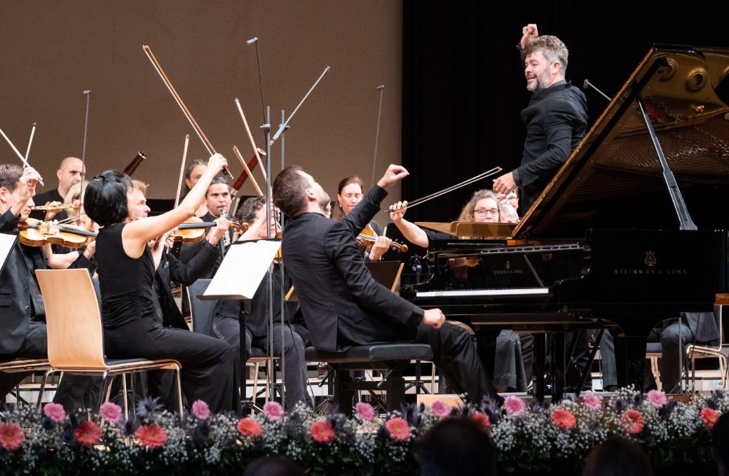 Francesco Piemontesi, Pablo Heras-Casado and the Munich Chamber Orchestra &copy; Marcel Giger