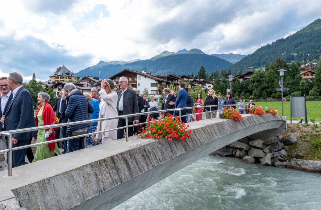 Guests arrive at the Klosters Arena © Marcel Giger
