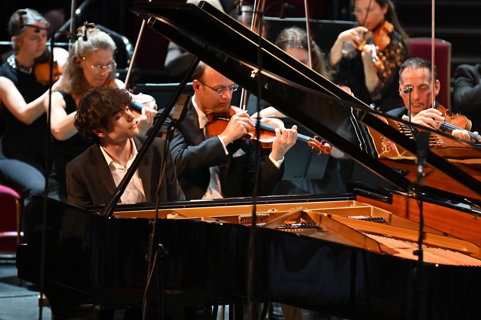 Tom Borrow and the BBC Symphony Orchestra &copy; BBC | Chris Christodoulou