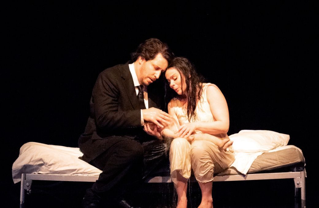 Mika Kares (Bluebeard) und Aušrinė Stundytė (Judith) © Salzburger Festspiele | Monika Rittershaus