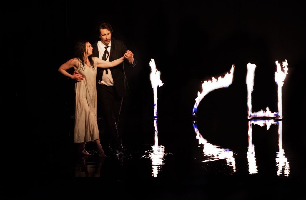 Aušrinė Stundytė (Judith) und Mika Kares (Bluebeard) © Salzburger Festspiele | Monika Rittershaus