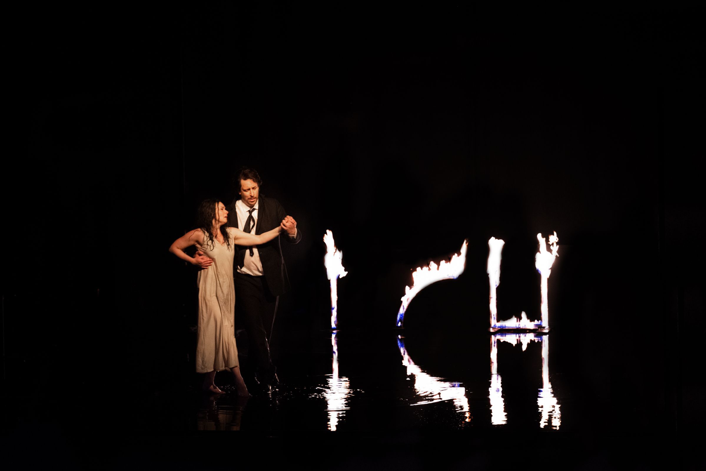 Aušrinė Stundytė (Judith) und Mika Kares (Bluebeard) © Salzburger Festspiele | Monika Rittershaus