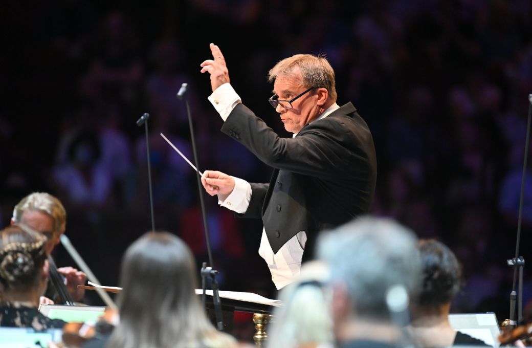 John Storg&aring;rds conducts the BBC Philharmonic &copy; BBC | Chris Christodoulou