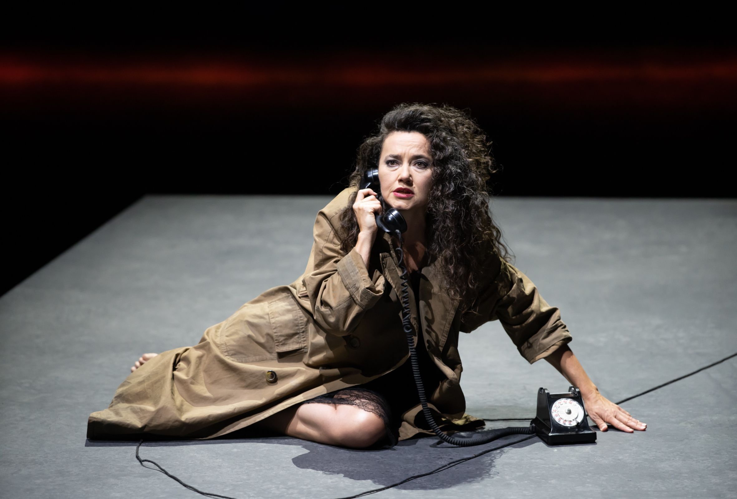 Stéphanie d'Oustrac (Elle) &copy; Glyndebourne Festival | Bill Cooper