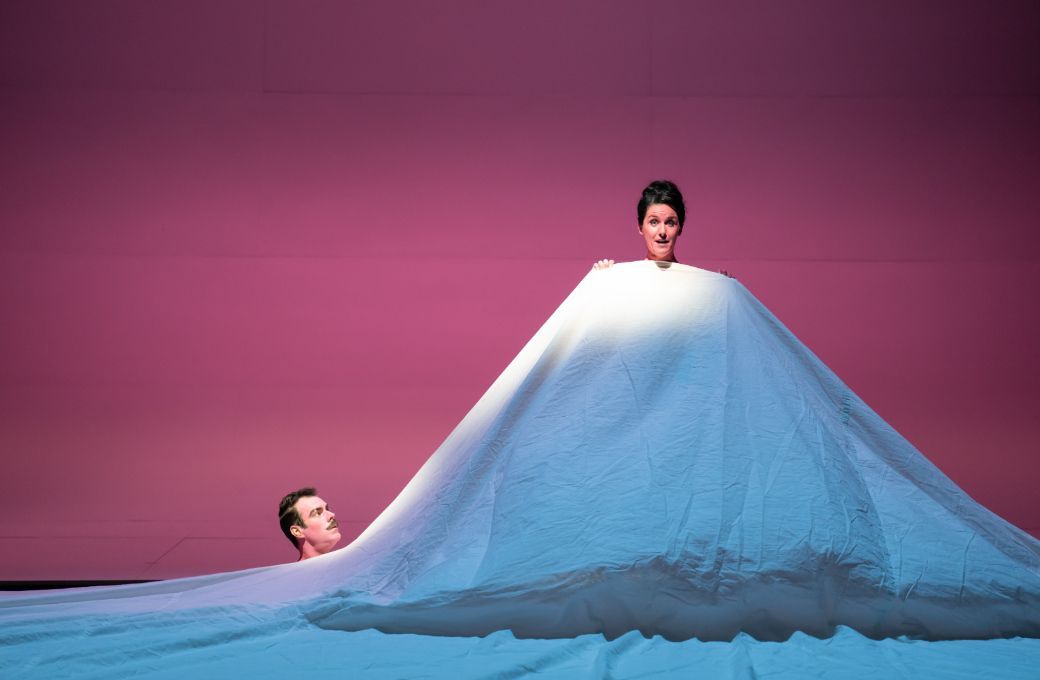 R&eacute;gis Mengus (Husband), Elsa Benoit (Th&eacute;r&egrave;se) &copy; Glyndebourne Festival | Bill Cooper