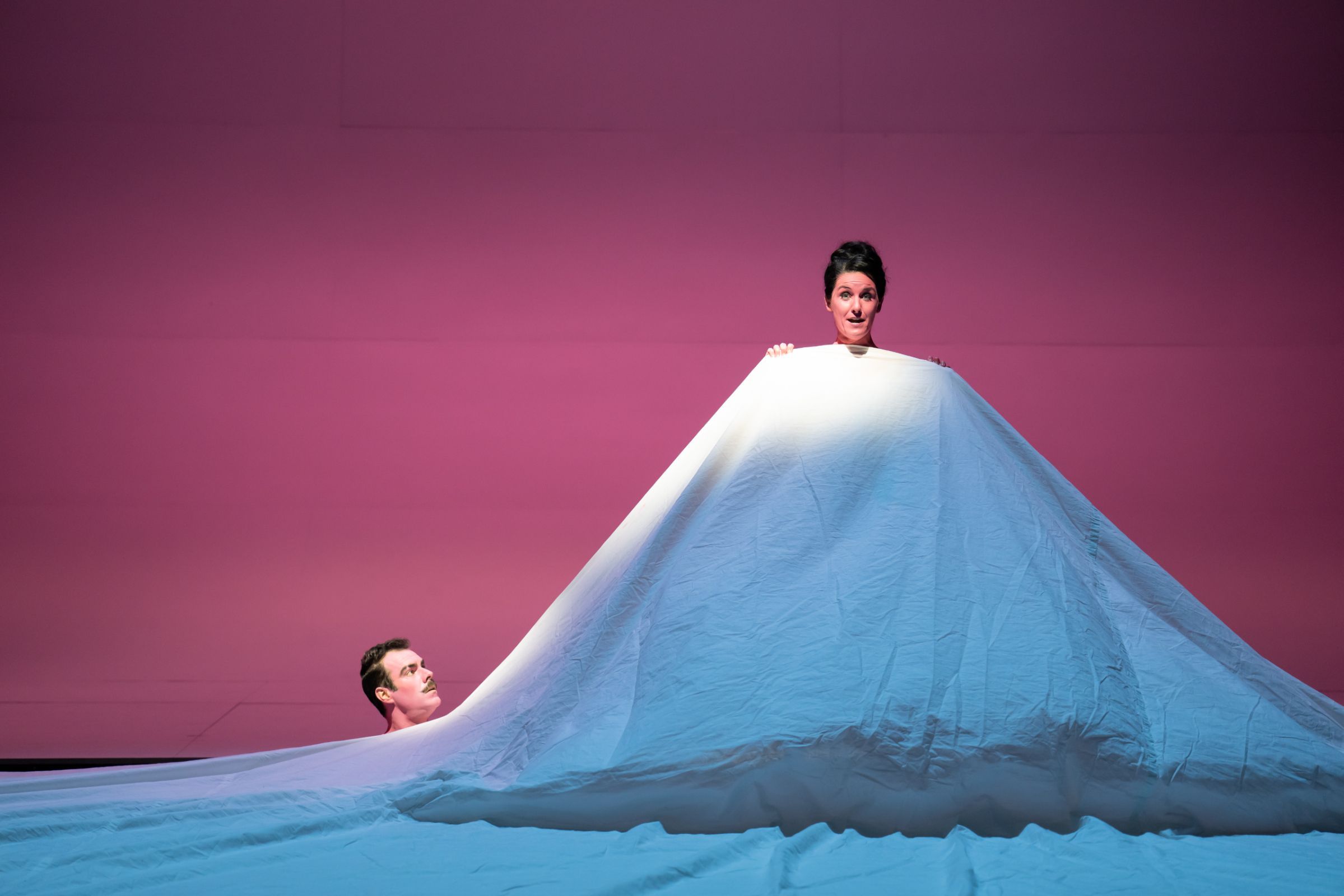 Régis Mengus (Husband), Elsa Benoit (Thérèse) &copy; Glyndebourne Festival | Bill Cooper