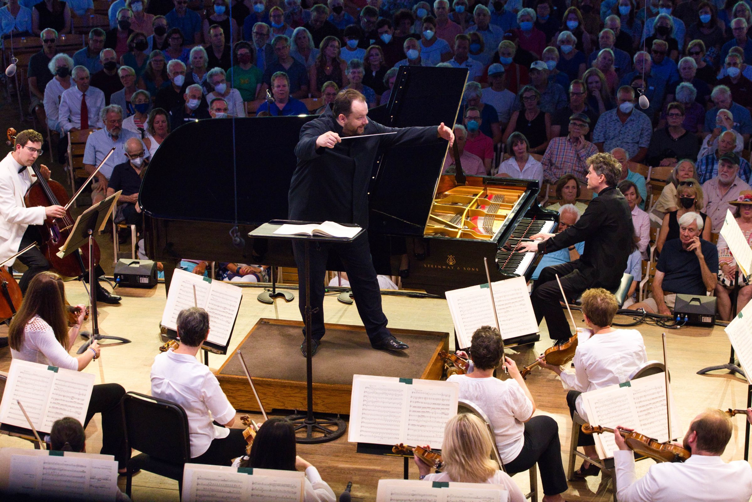 Andris Nelsons conducts Paul Lewis and the BSO © Hilary Scott